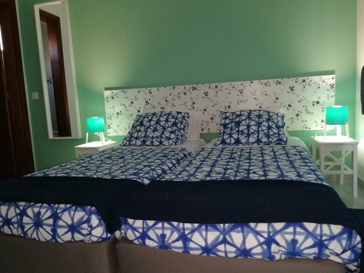Ocean'S 7 - Lagos Guest House Exterior photo